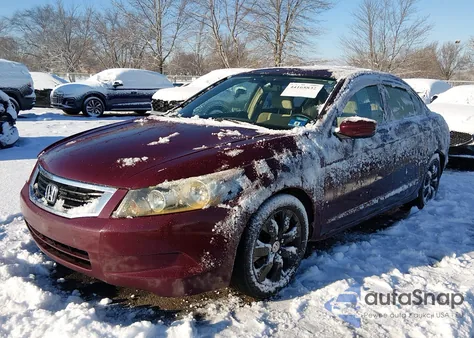 2008 Honda Accord 2.4 Lx z USA, uszkodzony, nr VIN 1HGCP26398A121235